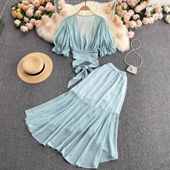 Sexy Polka Dot Chiffon Elegant Flare Sleeve Short Tops And Skirt - Picture 3 of 9